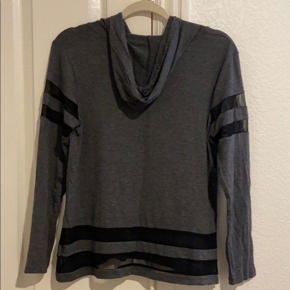 gray pullover - Picture 2 of 4